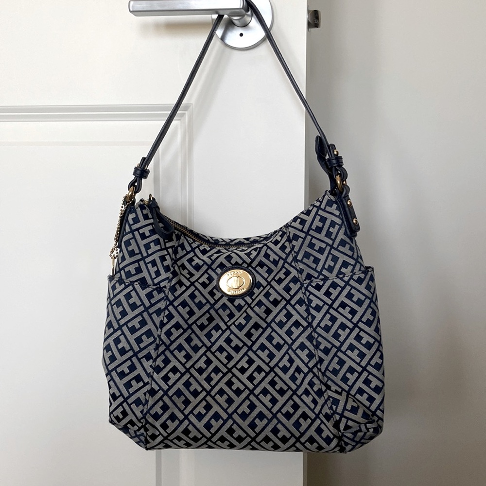 EUC Tommy Hilfiger handbag